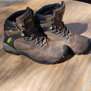 Keen Louisville Boots Mens 11 EE wide